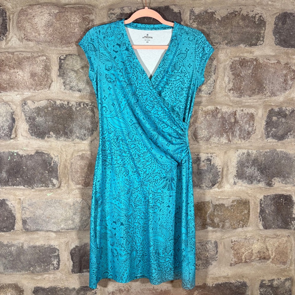 Athleta Nectar Dress XS Turquoise Blue Paisley Print Faux Wrap Short Sleeve‎
